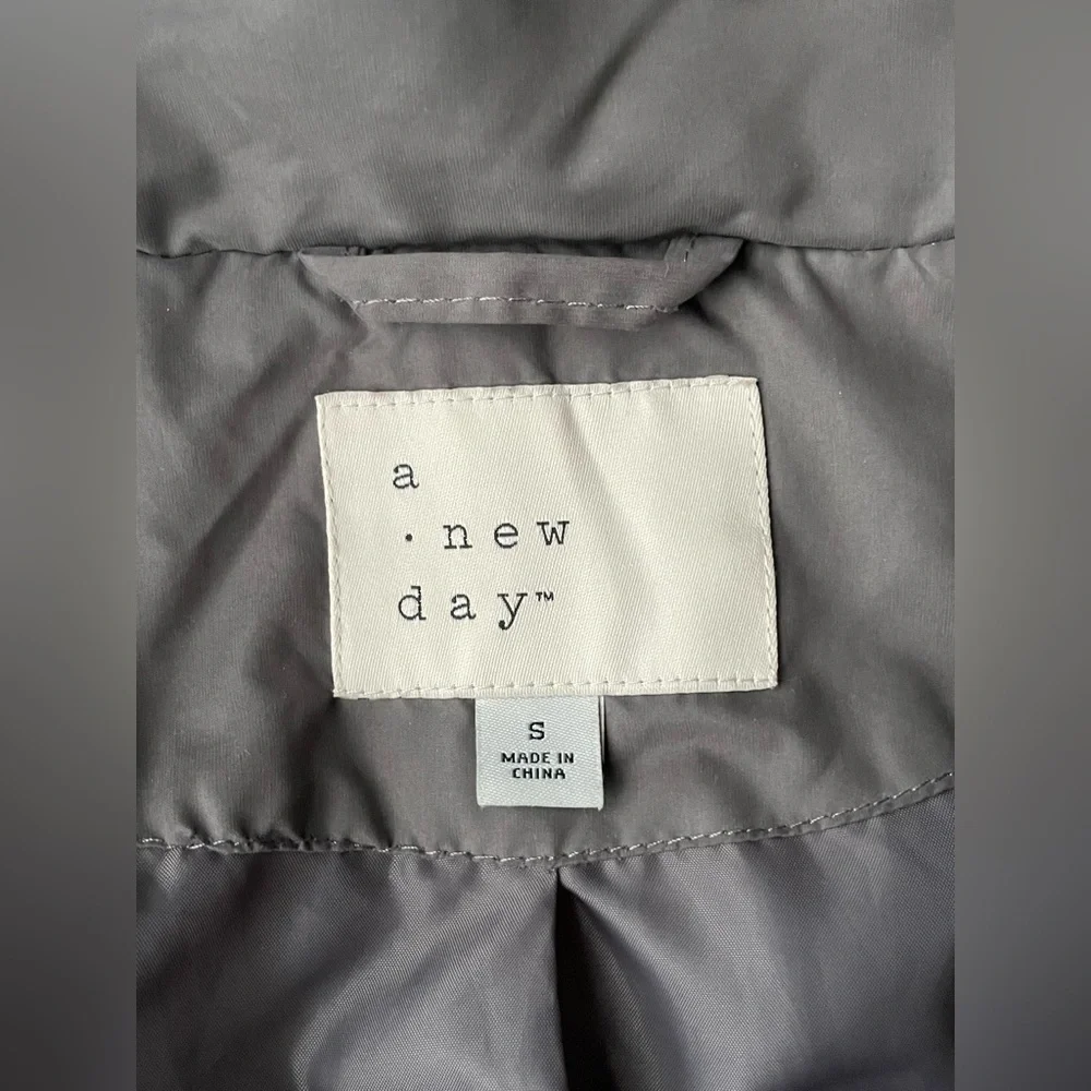 A New Day Parka Coat Jacket Fur Hood Small pewter gray grey quilted puffer zip - Picture 8 of 13